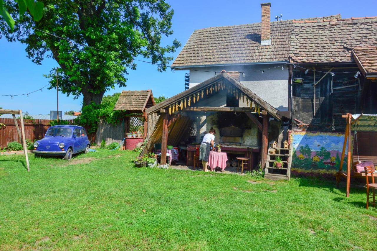 Salas Isailovi Sremska Mitrovica Zewnętrze zdjęcie