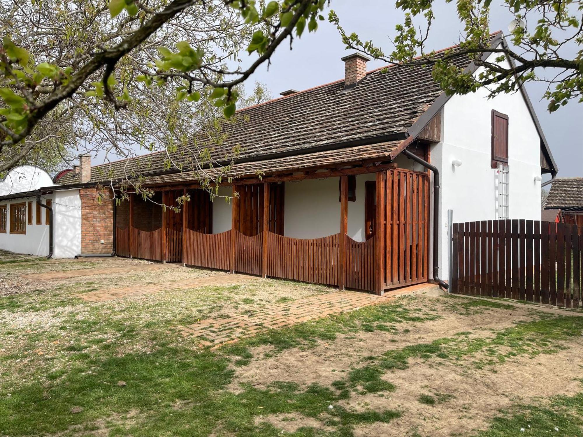 Salas Isailovi Sremska Mitrovica Zewnętrze zdjęcie