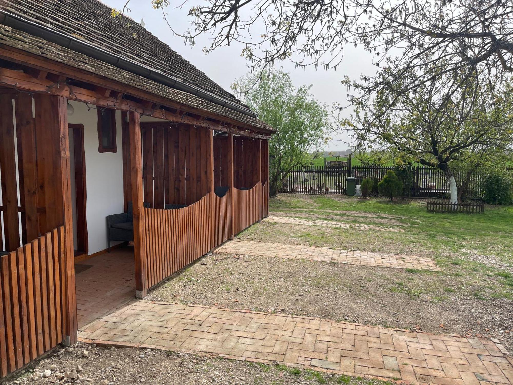 Salas Isailovi Sremska Mitrovica Zewnętrze zdjęcie